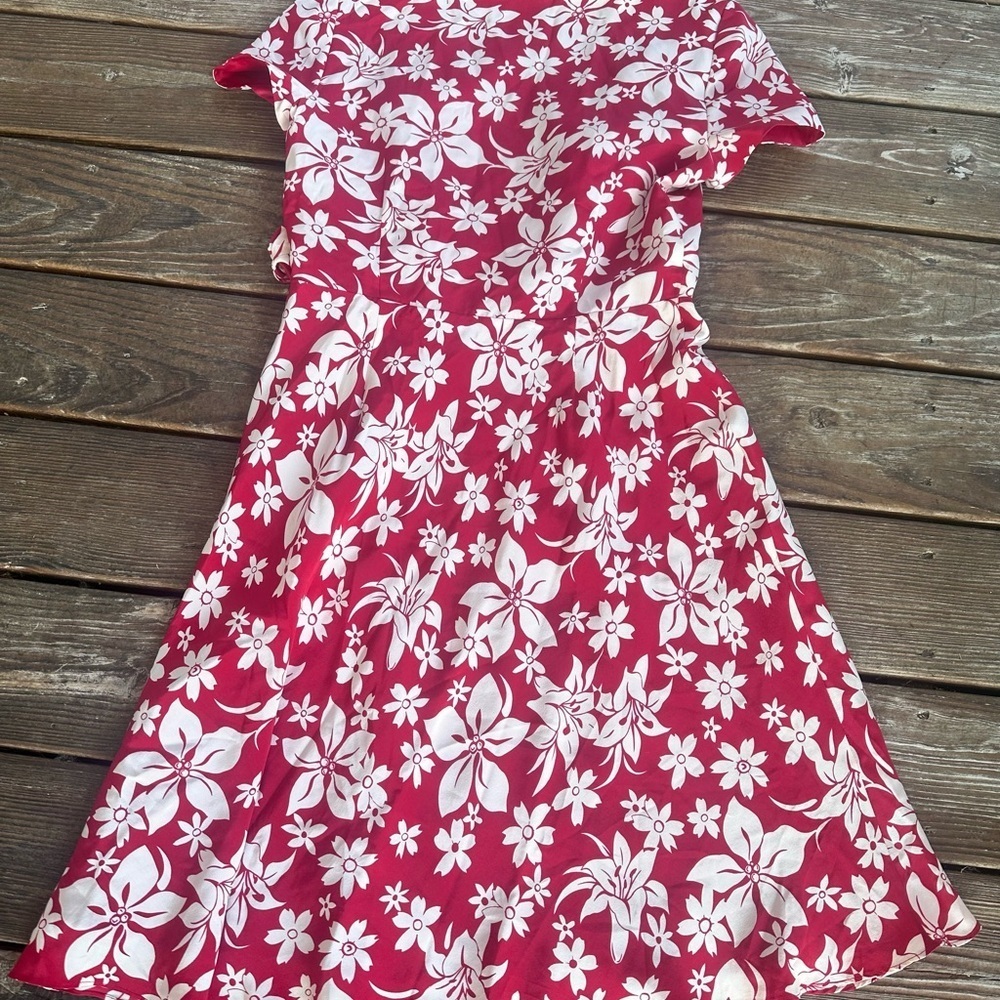 Chadwick's red/white floral short sleeve dress size 8 - Picture 2 of 12